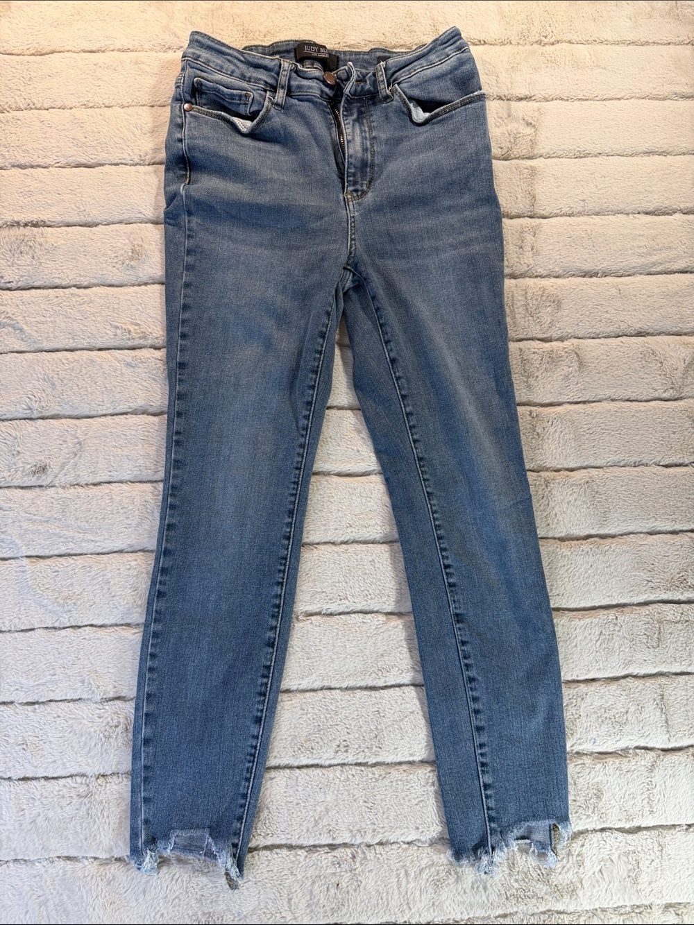 Judy Blue Boutique Denim Sharkbite Hem Jeans, size 9 or 29